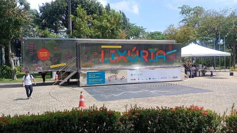 Busão das Artes chega a São Paulo com exposição imersiva sobre consumo, descarte de resíduos e sustentabilidade