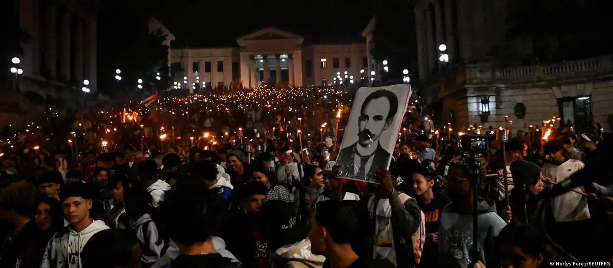 Cubanos marcham em Havana contra ameaças de Trump