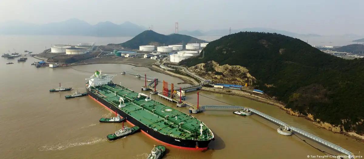 EUA arriscam trégua com a China ao taxarem aliados do Irã