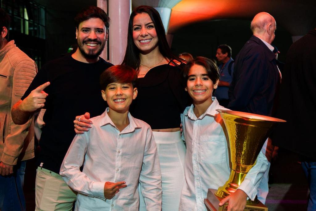 Rafael Guimarães recebe troféu de campeão da Copa São Paulo Light 2025 e projeta nova temporada de conquistas