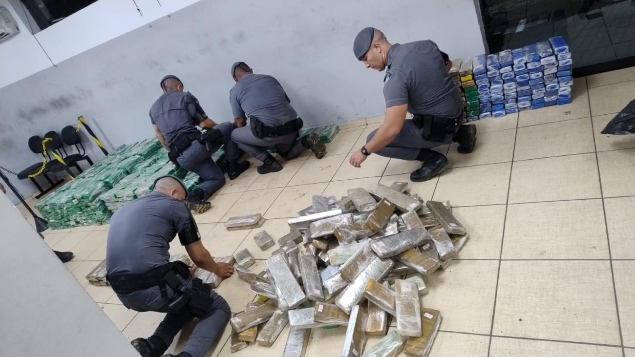 Trio é preso com mais de 1 tonelada de drogas em chácara no interior de São Paulo