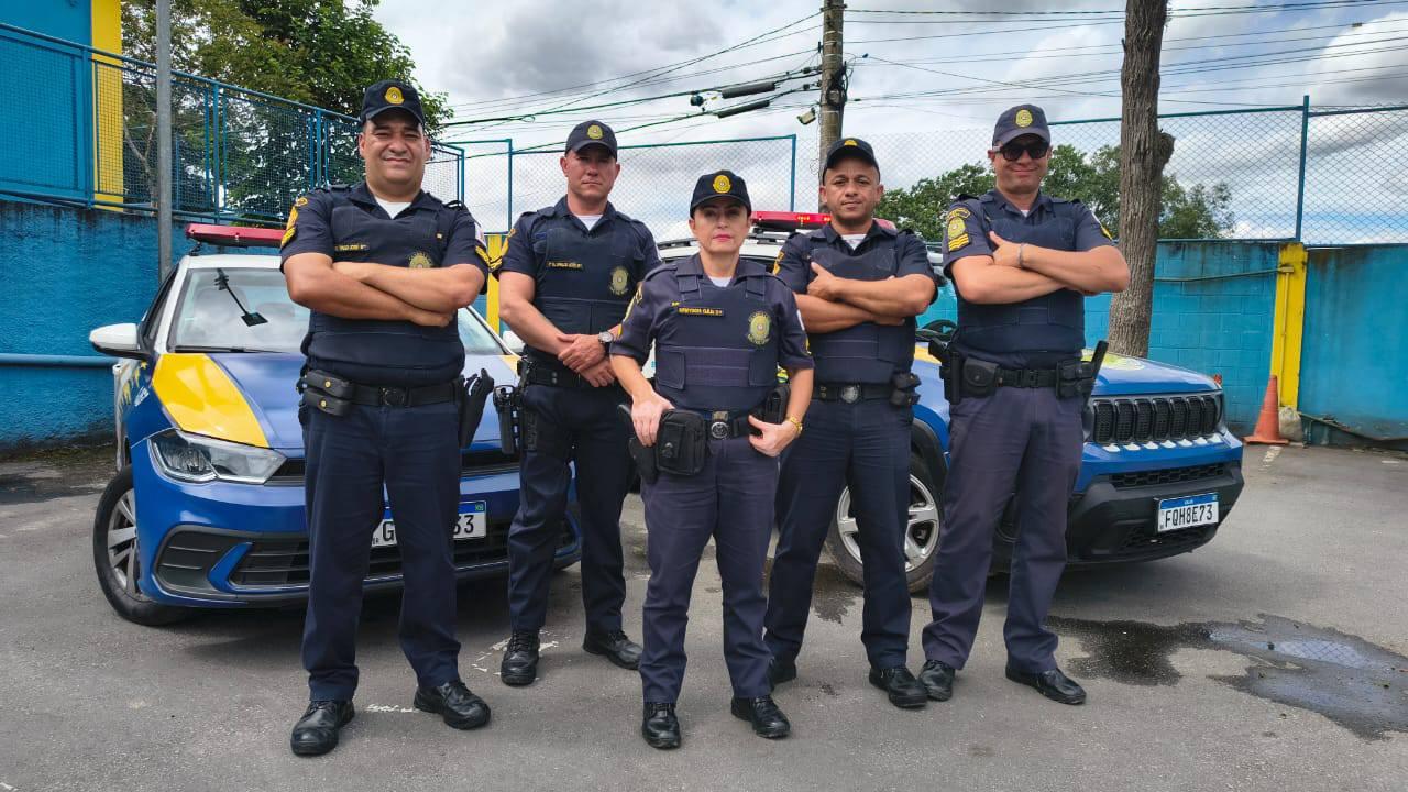 Após denúncia, GCM de São Bernardo resgata criança abandonada há quatro dias em residência no Batistini