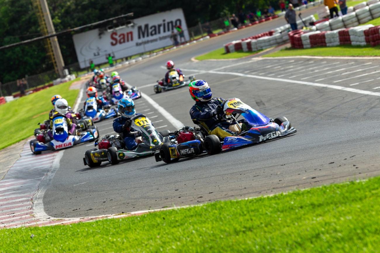Calor e adrenalina na pista marcaram abertura do Campeonato San Marino 2026