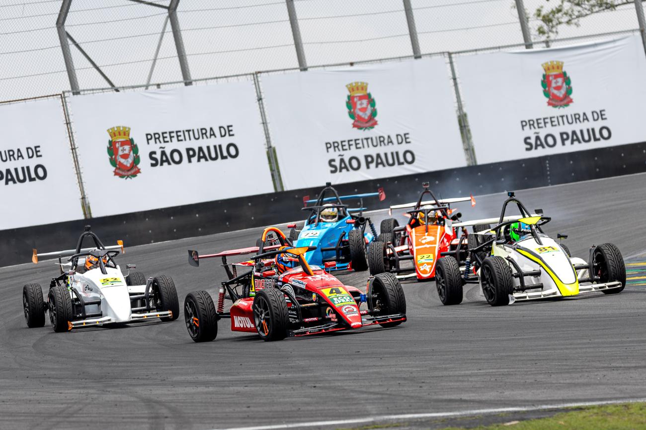 Corrida 1 da 2ª Etapa tem escaladas, intervenções do Safety Car e vitória de Marcel Fachini definida nos instantes finais