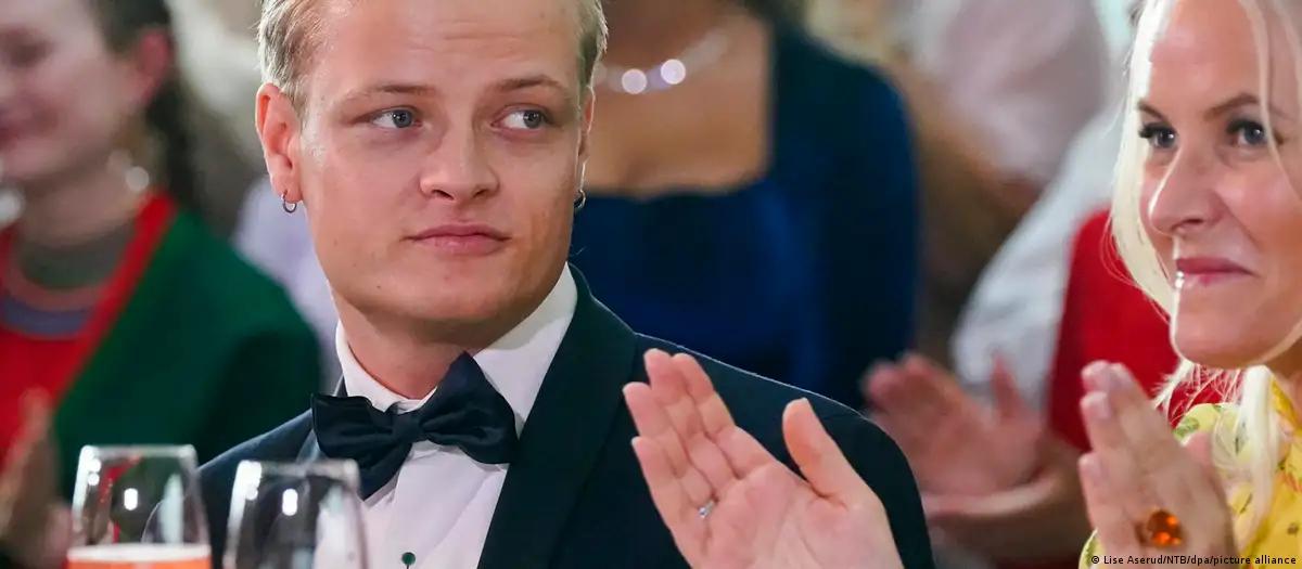 Filho da princesa da Noruega é preso antes de julgamento