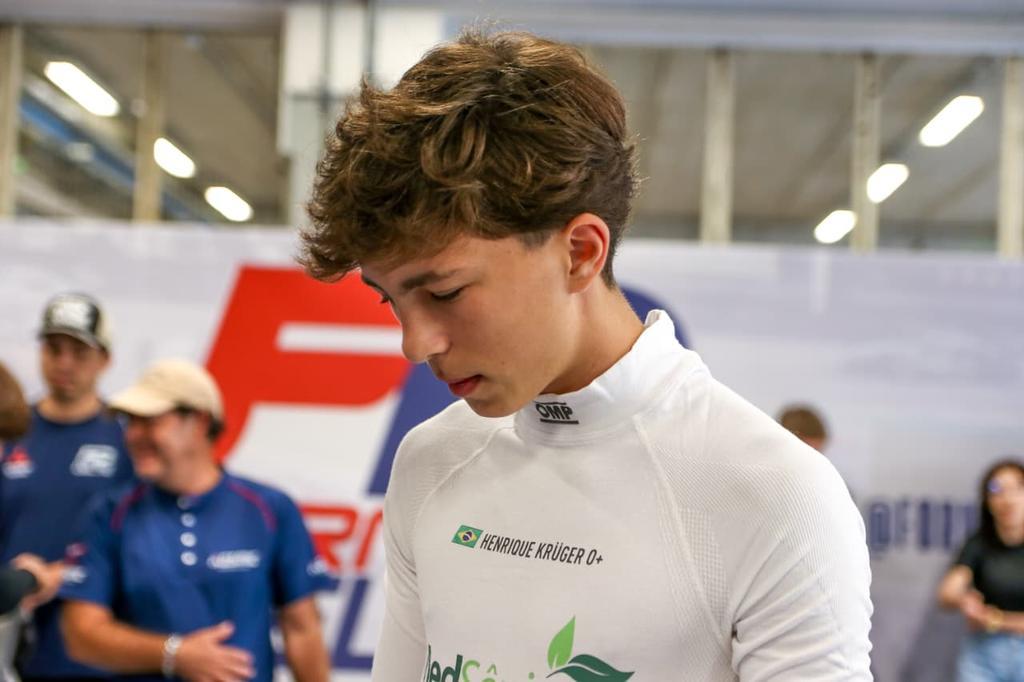 Henrique Krüger mantém regularidade nos testes da Fórmula Delta em Interlagos