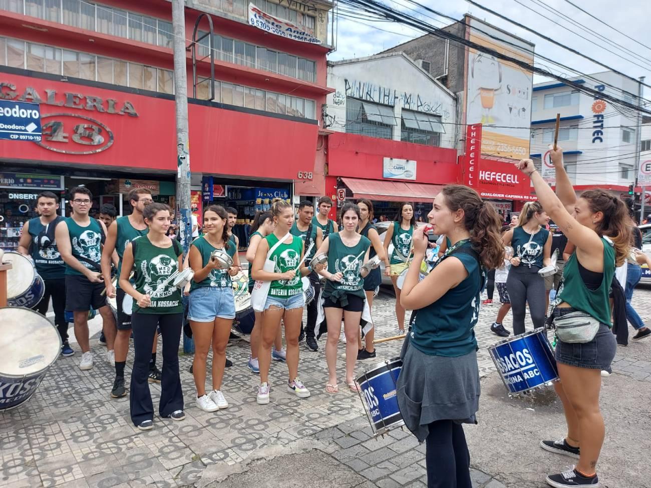 Mantendo viva tradição, Bloco Caravana da Saúde leva conscientização às ruas de São Bernardo