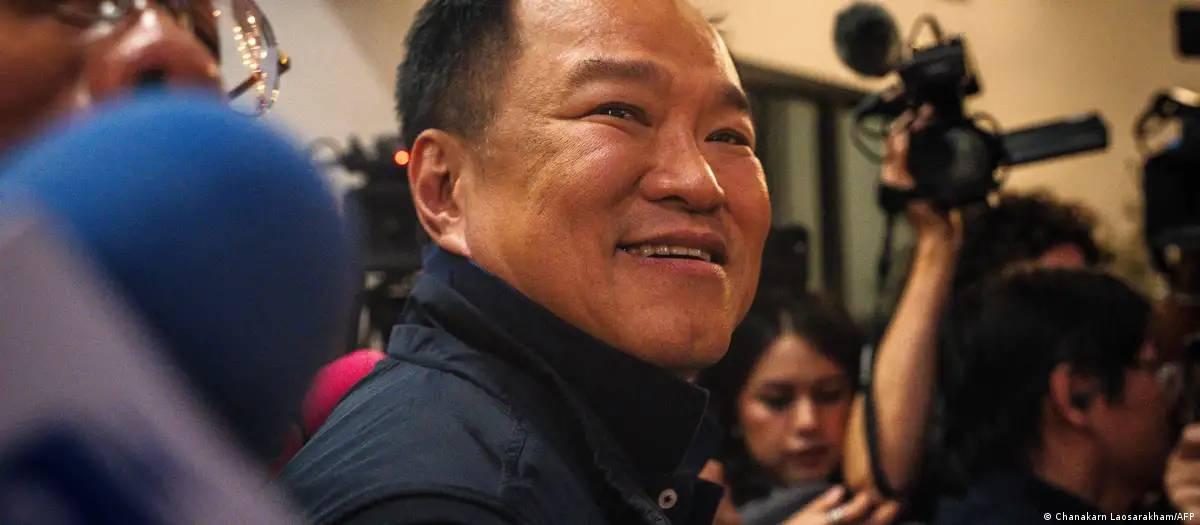 Premiê da Tailândia reivindica vitória nas eleições
