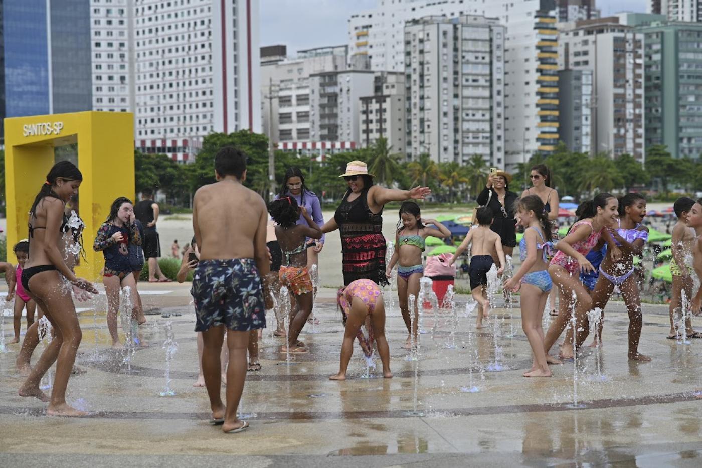 Santos espera mais de 400 mil turistas no feriado de Carnaval