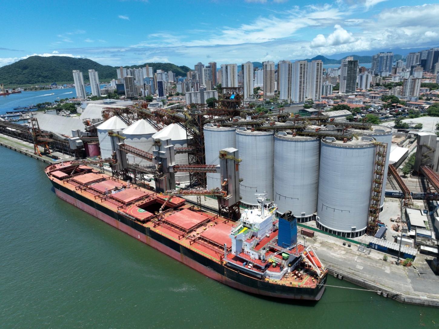 Terminal Exportador de Santos (TES) completa 9 anos com recorde de 5,3 milhões de toneladas e reforça compromisso com segurança e pessoas