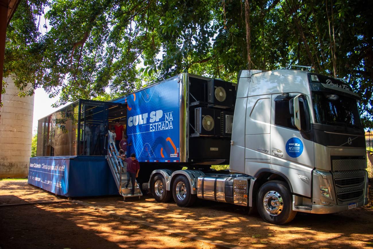Carreta do Museu Catavento vai a Cubatão com exposição itinerante pelo estado de São Paulo