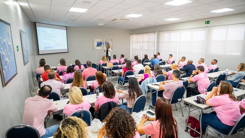 CDL Uberlândia realiza série de cursos presenciais de março a maio voltados a atendimento, liderança, produtividade e gestão empresarial