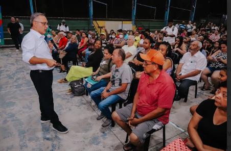 Entrega de 168 escrituras no Parque São Bernardo realiza sonhos de mais de três décadas