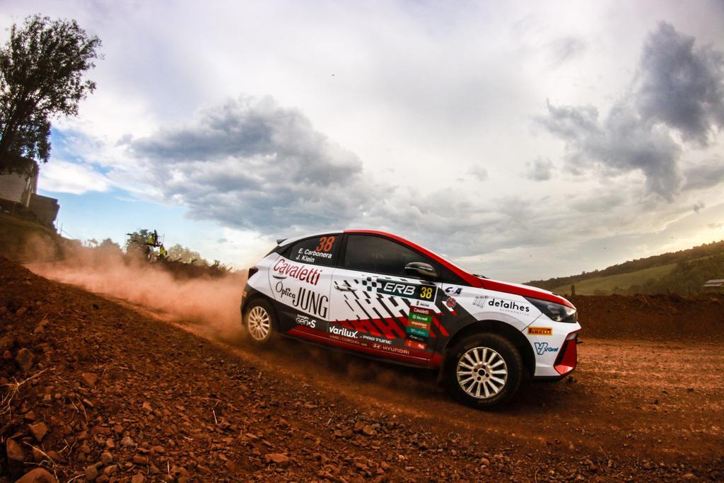 Evandro e Jean abrem o Brasileiro de Rally com pódio em Erechim