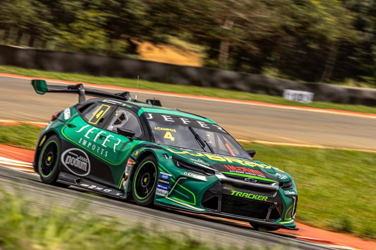 Massa e Julio andam no pelotão da frente nos treinos extras e elogiam o motor V8