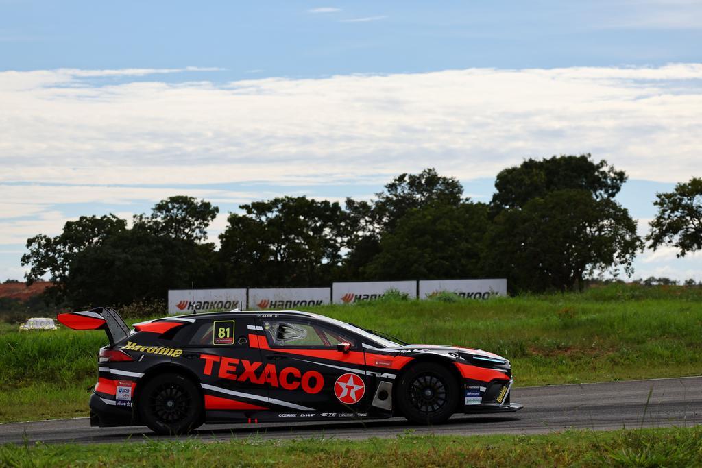 Na primeira prova do ano, Arthur Leist avança na corrida Sprint da Stock Car e conquista Top-10 em Curvelo