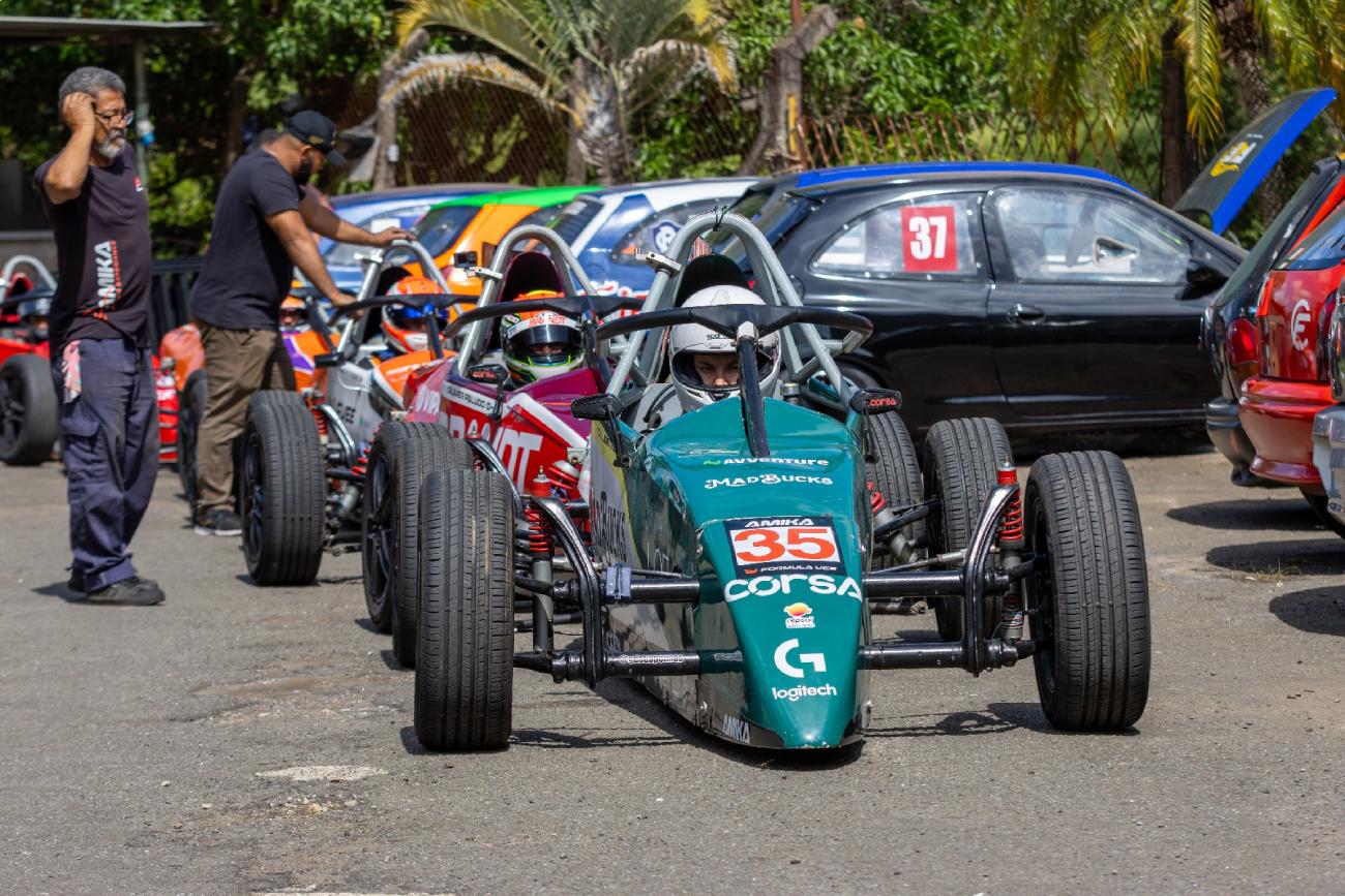 Oliver Paludo domina a etapa de abertura da temporada 2026 da Copa Fórmula Vee-ECPA, em Piracicaba