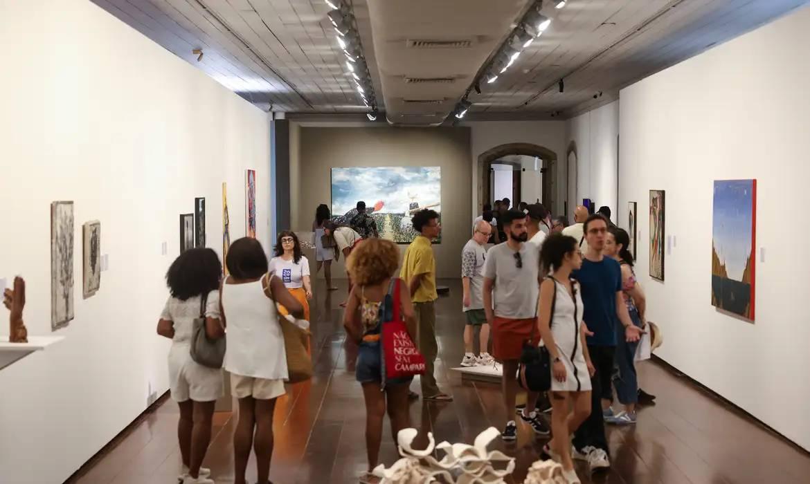 Palácio sede do Império recebe exposição de mais de 100 artistas