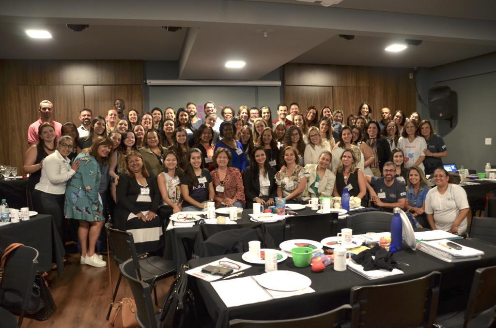 Pontes de Amor recebe especialistas internacionais para capacitação profissional voltada ao fortalecimento de vínculos com adolescentes