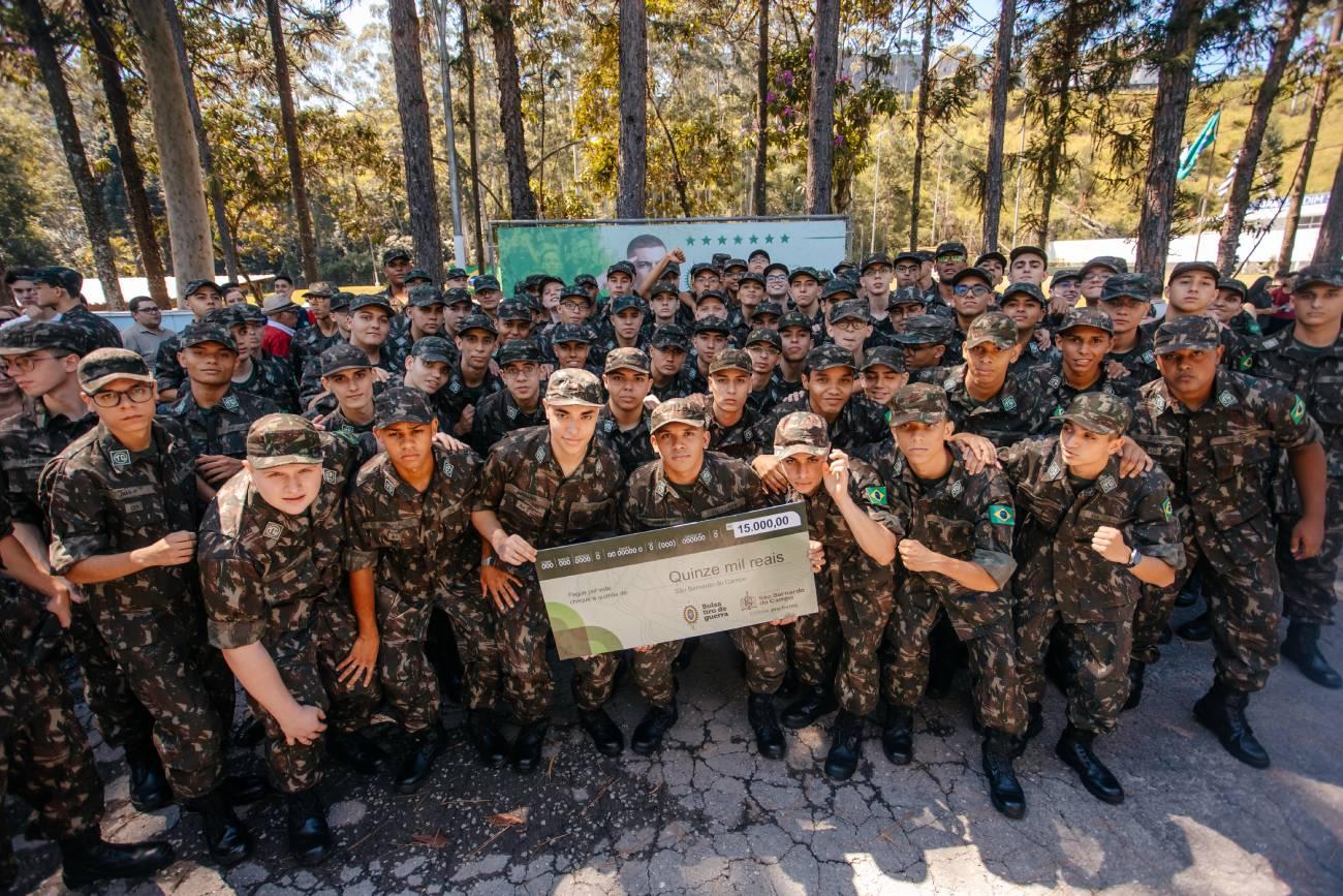 Prefeitura de São Bernardo dá início a nova etapa de bolsa-auxílio a jovens do Tiro de Guerra