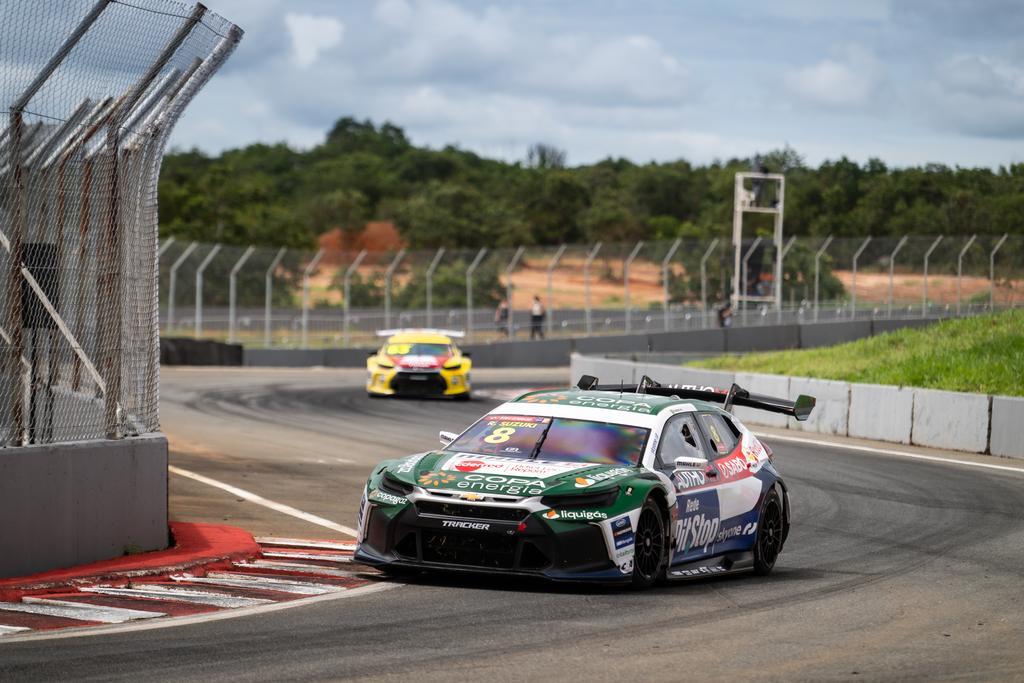 Rafael Suzuki conquista um pódio na abertura da temporada em Curvelo (MG)