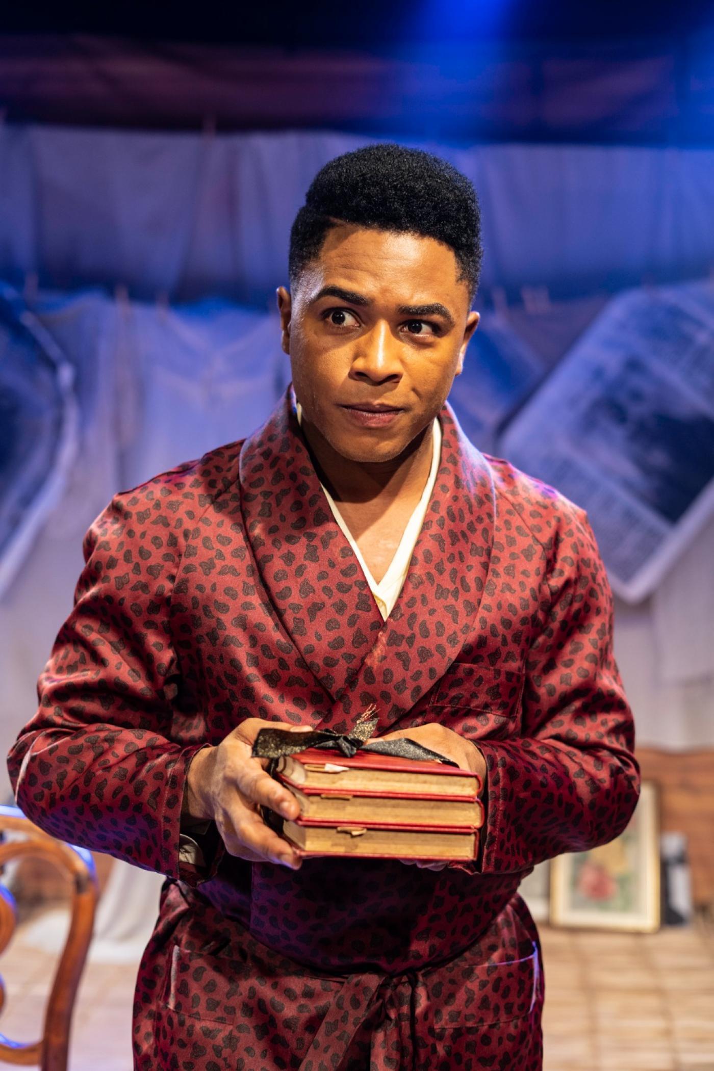 Sidney Santiago apresenta nesta terça (31), espetáculo gratuito em Santos