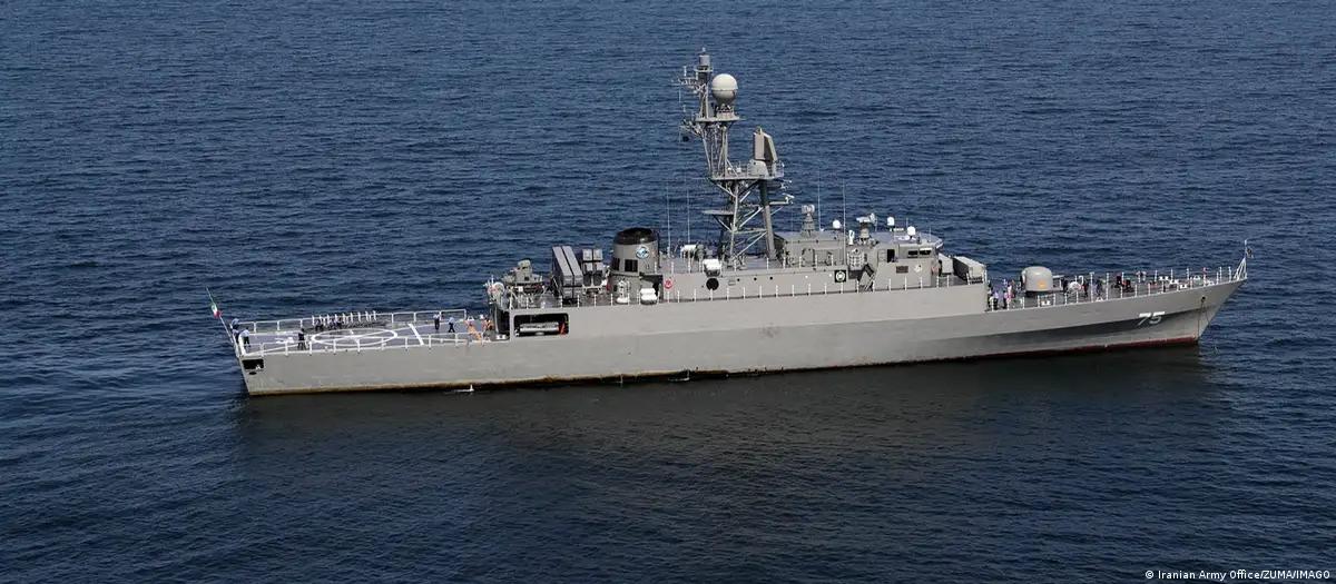 Submarino dos EUA afunda navio de guerra do Irã