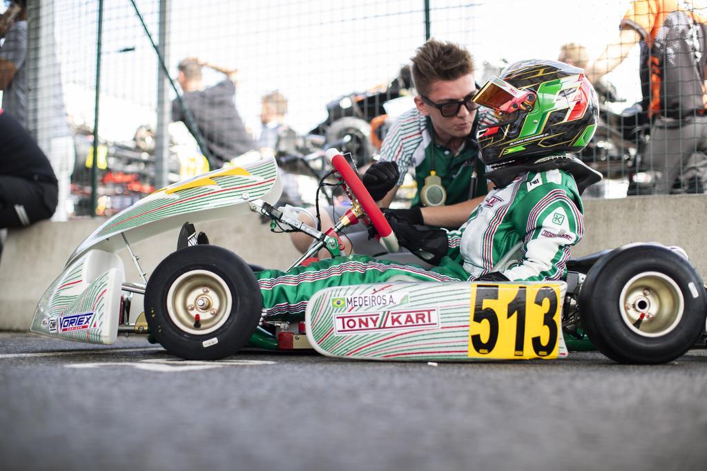 Álvaro Medeiros protagoniza recuperação impressionante na WSK Euro Series em Lonato