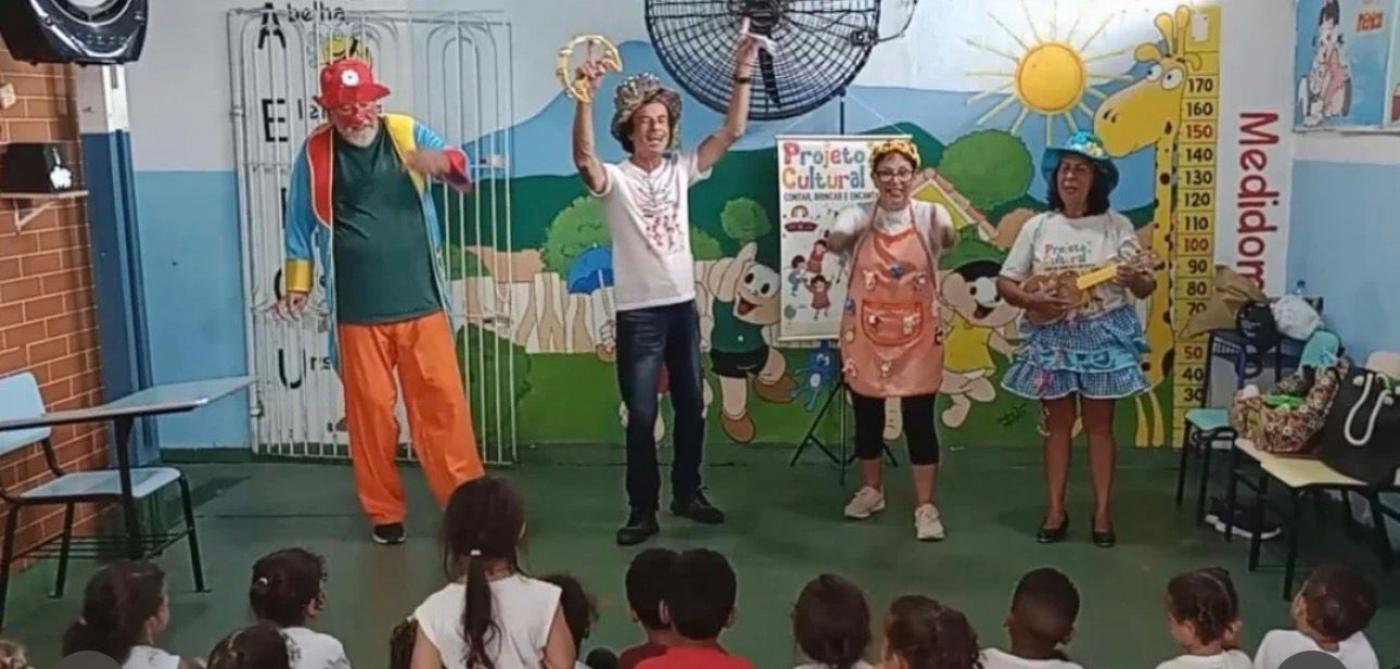 Biblioteca na Zona Noroeste de Santos recebe atividade especial pelo Dia Mundial do Livro