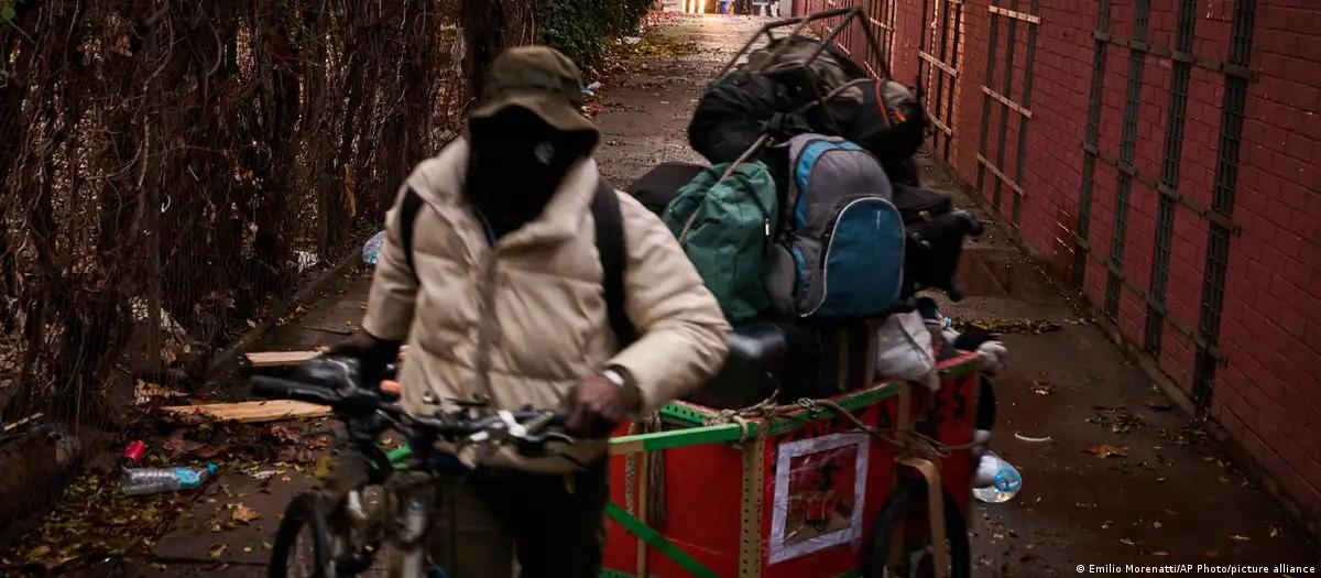 Espanha vai regularizar situação legal de 500 mil migrantes