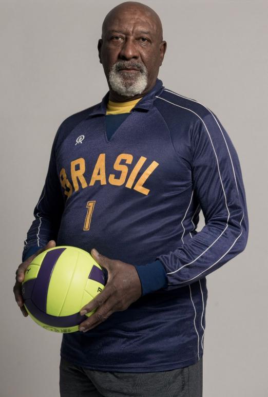 Expo Negrelli celebra legado de ícone do vôlei santista