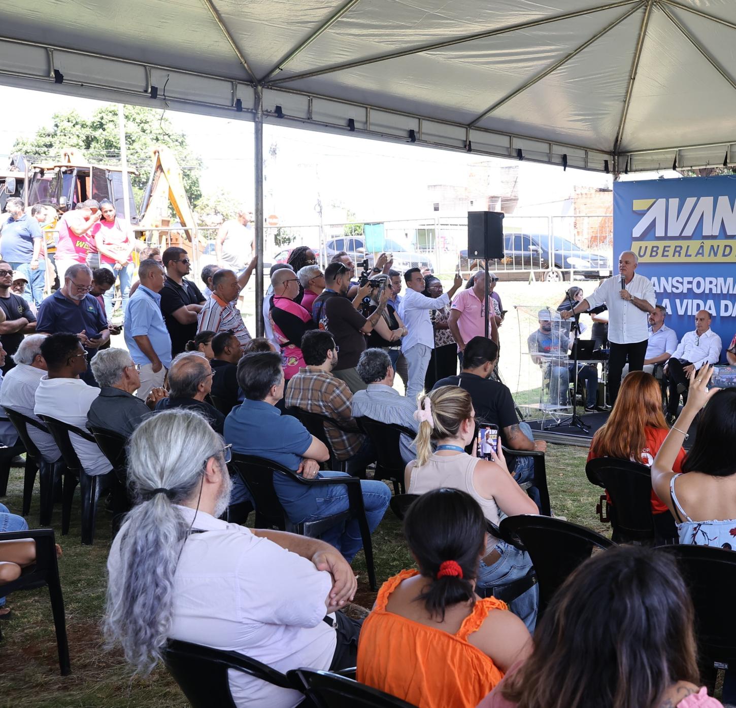 Prefeitura assina ordem de serviço para obras de etapa histórica de infraestrutura no bairro Élisson Prieto