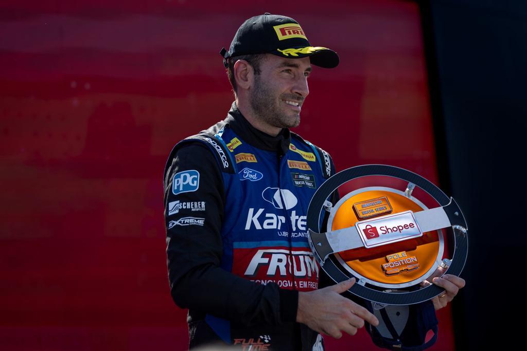 Vitor Genz vence a Sprint Race classificatória e garante o troféu Shopee de pole Position