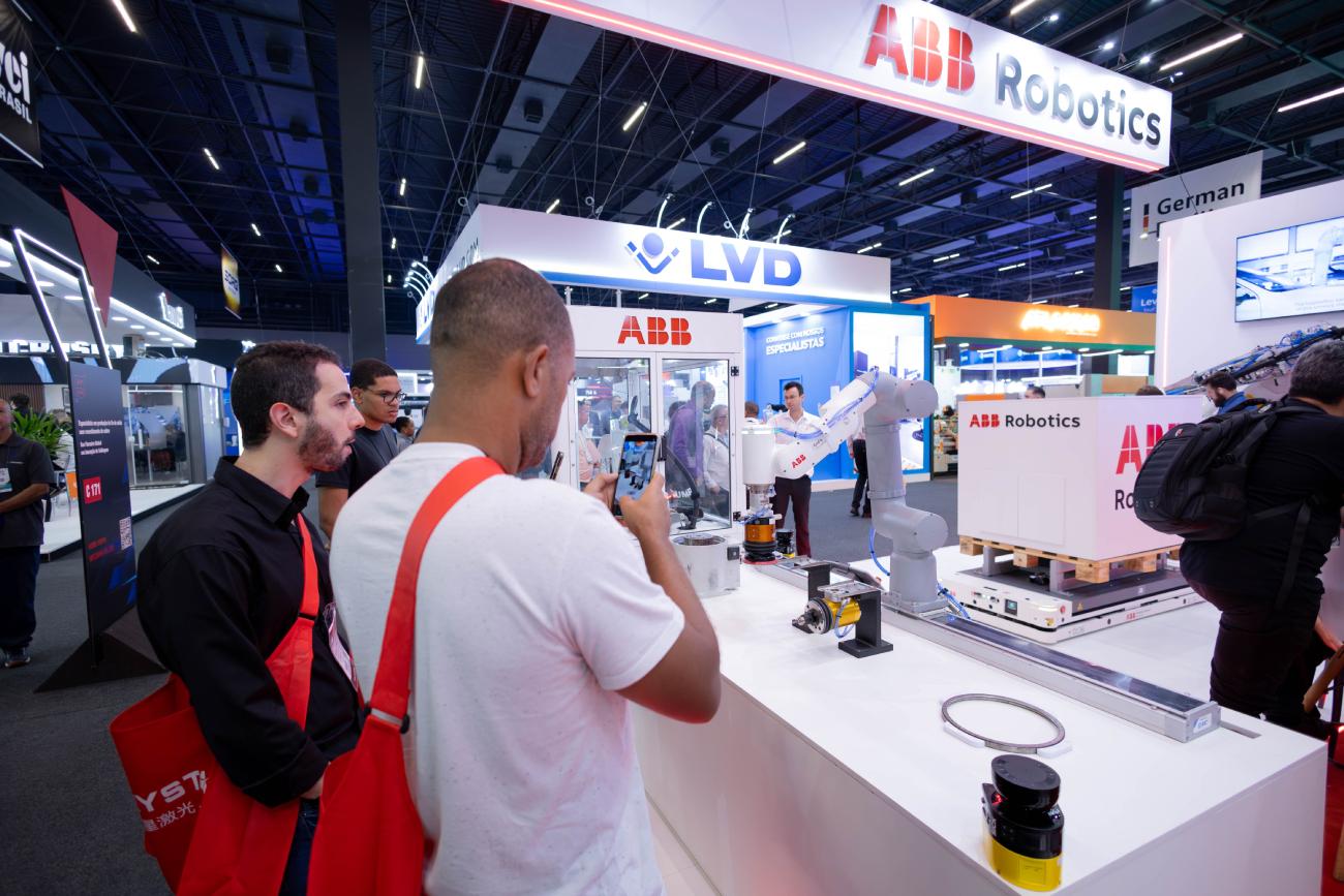 ABB Robotics apresenta futuro da manufatura autônoma na FEIMEC 2026 