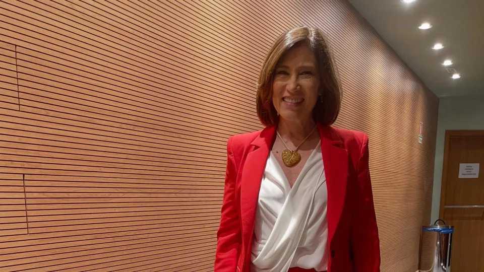 'Antes eu tinha mais vigor, hoje eu tenho mais domínio', diz Beth Goulart sobre maturidade