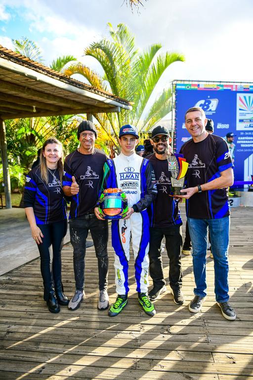 Arthur da Rocha transformou belas atuações na conquista do vice-campeonato sul-americano de kart na F4 Júnior