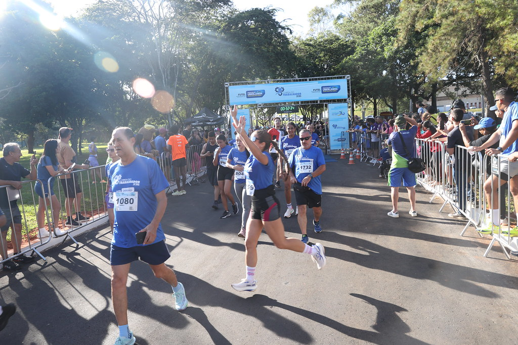 Corrida do Trabalhador promovida pela Prefeitura reúne 2 mil participantes no Parque do Sabiá