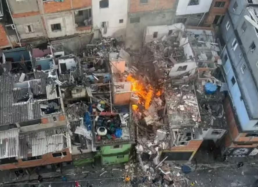 Explosão atinge casas e tem uma morte confirmada