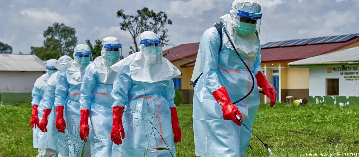 Mais de 900 casos suspeitos de Ebola na RDC, diz OMS