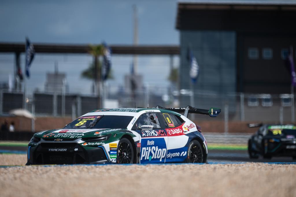 Rafael Suzuki sai de Goiânia no top-3 da classificação da Stock Car