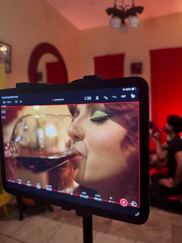 Santo Colomba recebe Linda Sena para pocket show intimista com feijoada especial 