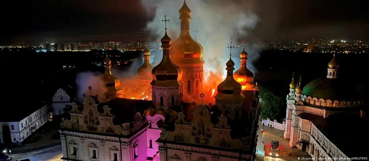 Ataque russo atinge catedral histórica em Kiev