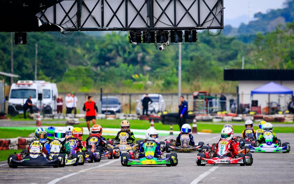 Campeonato Estadual e Carioca levaram bons grids ao Kartódromo de Guapimirim no último final de semana 