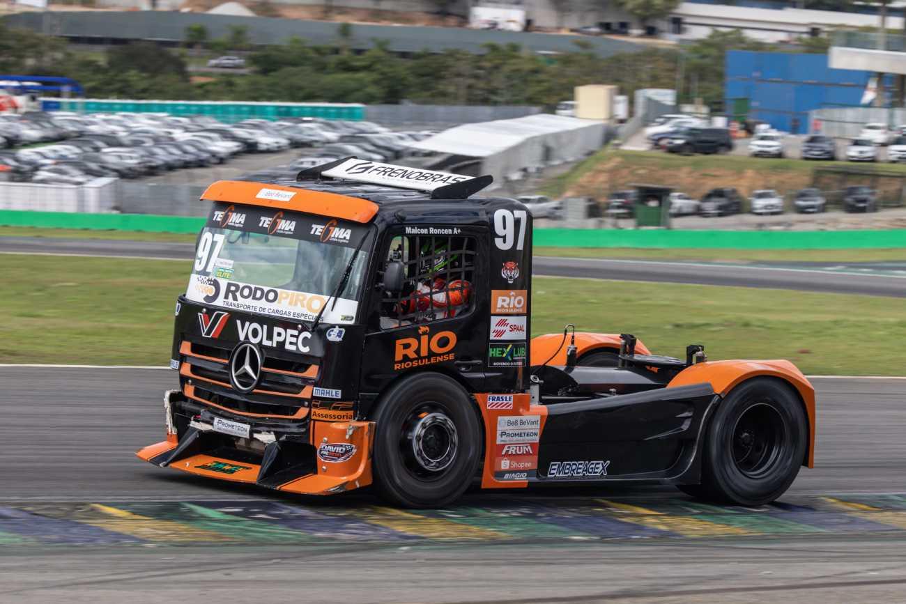 Copa Truck: Maicon Roncen mantém liderança após Interlagos