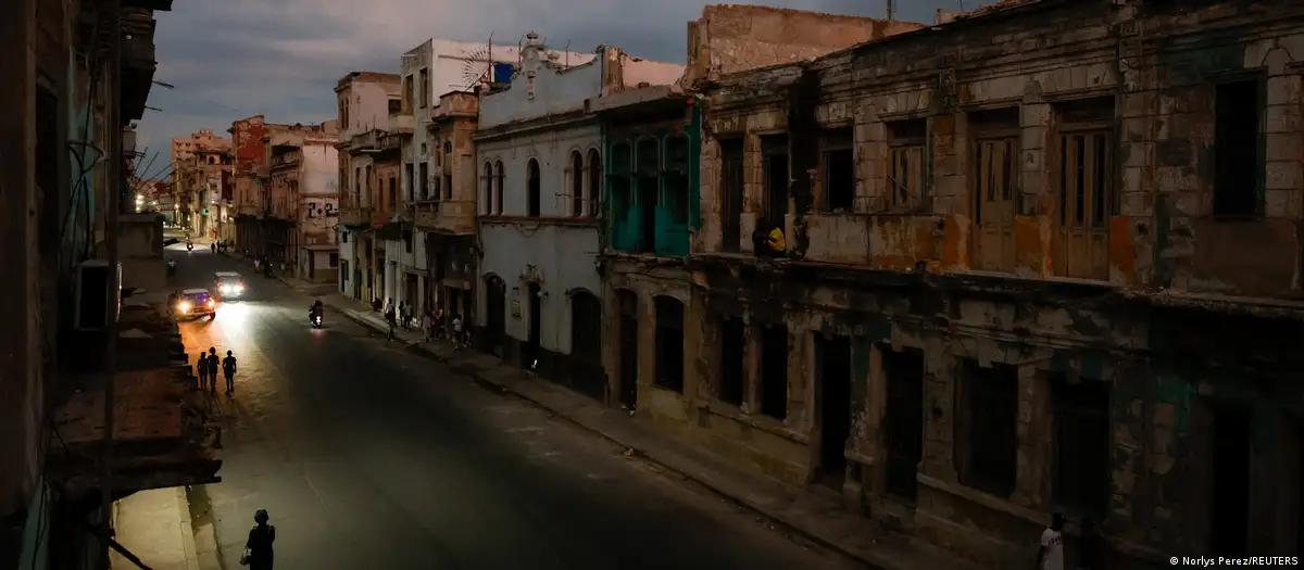 Cuba aprova reformas econômicas em meio à pressão dos EUA