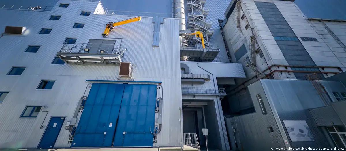 Drone russo atinge armazém nuclear em Chernobyl, diz Kiev