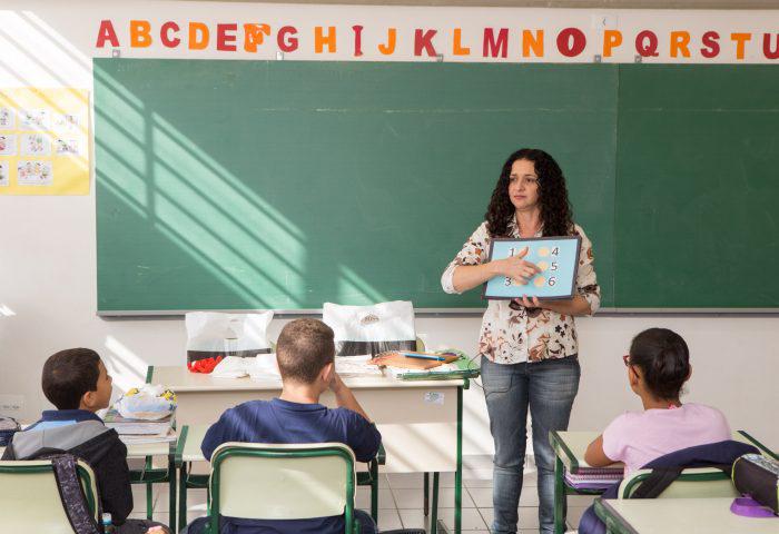 Educação de SP prorroga inscrições de processos seletivos para professores da rede estadual 