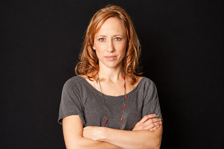 Festival Todos em Cena recebe premiado monólogo de Anna Kutner no Teatro da UFU