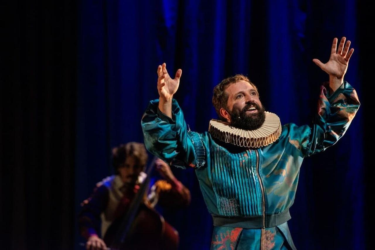Gregório Duvivier apresenta o premiado espetáculo 