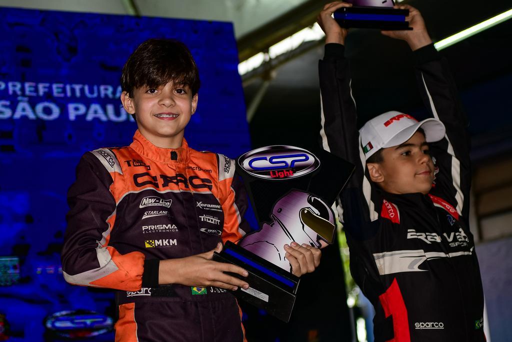 João Bertoldi sobe ao pódio entre os estreantes após corrida de recuperação em Interlagos